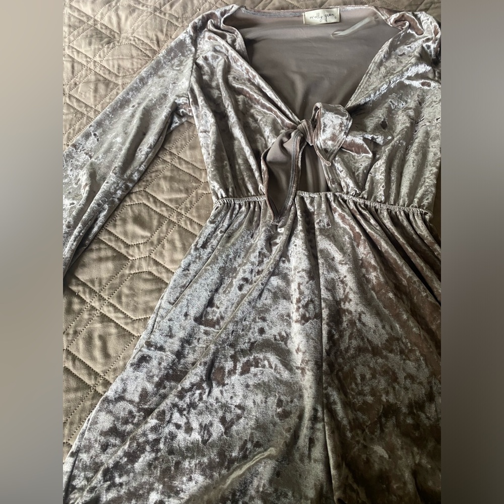 NWOT MOLLY GREEN Velvet Bell Sleeve Romper
